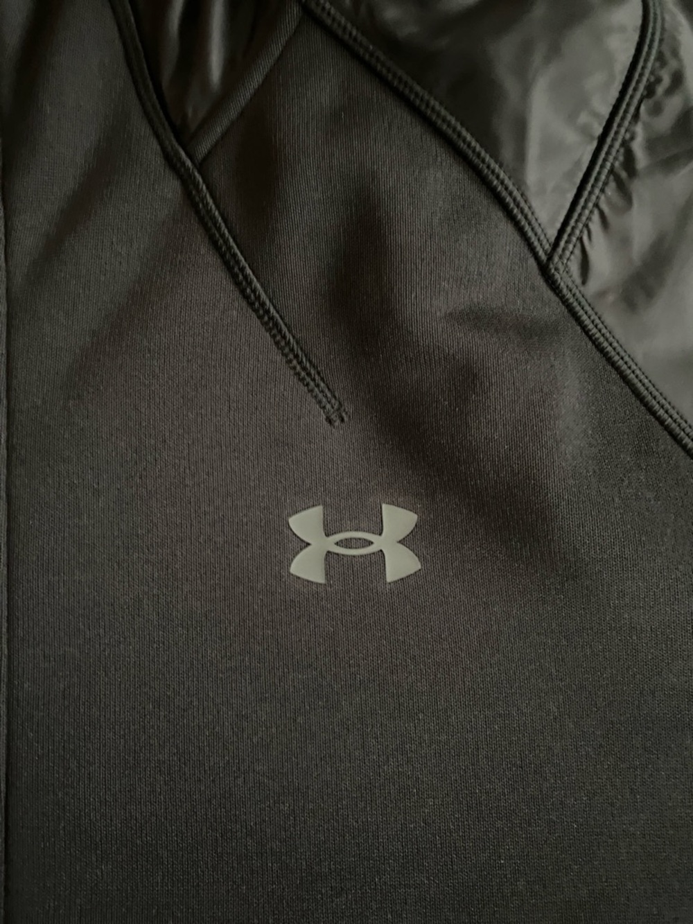 Under Armour Black Men's Full-Zip Hooded Performance Jacket - Picture 3 of 12